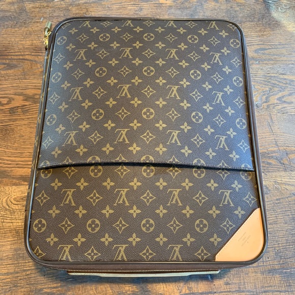 Louis Vuitton luggage - Picture 5 of 6